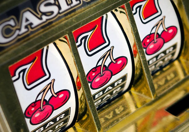 slot7000 live casino tables with professional dealers
